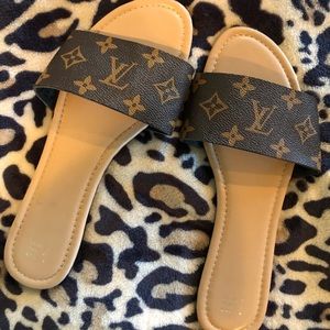 Women’s slides